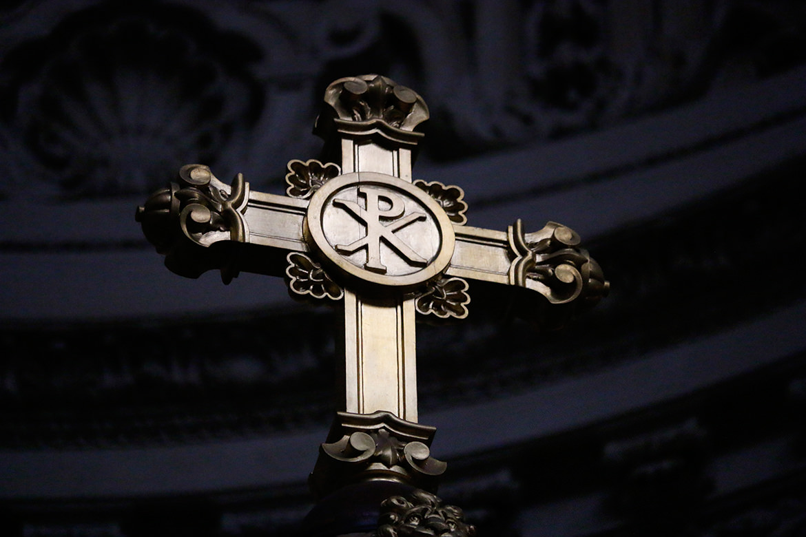 Kreuz im Berliner Dom